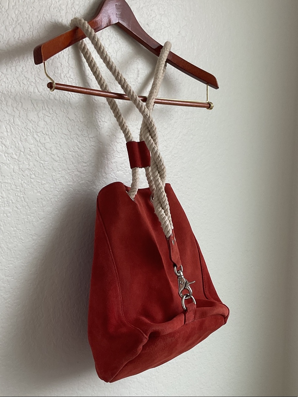 NWT Urban Outfitters Suede Drawstring Hobo Bag in Coral - Picture 7 of 16